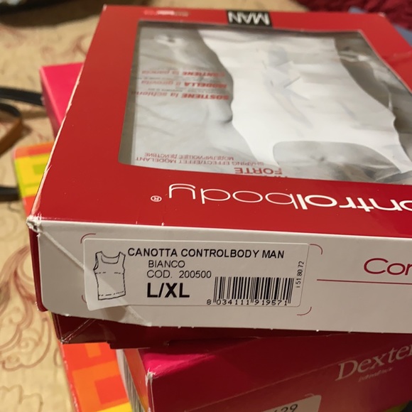 Compression Tank undershirt - Picture 2 of 3